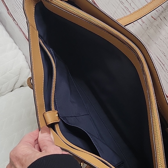 Tory Burch Tan Tote Bag - Picture 11 of 12